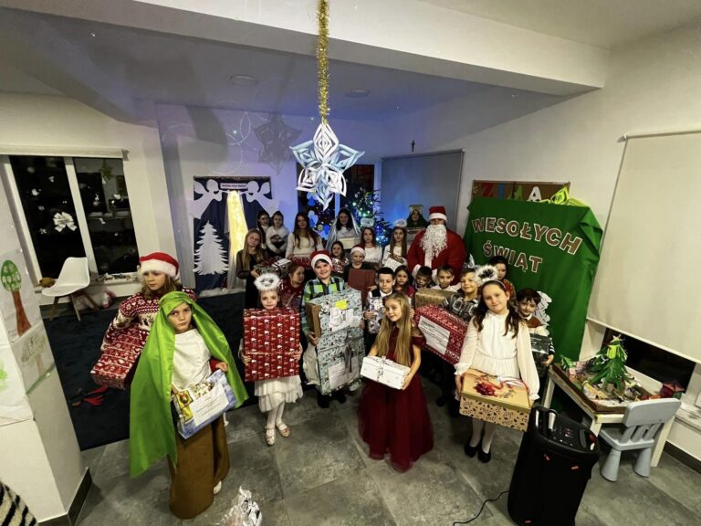 Read more about the article Święty Mikołaj przybył do dzieci